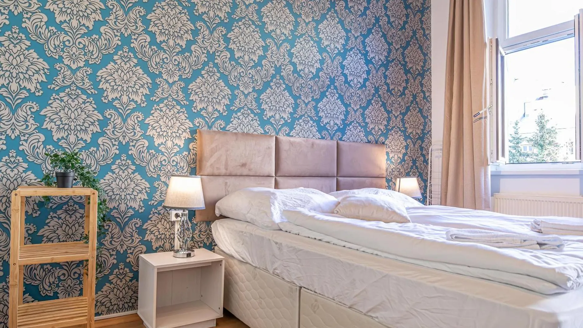 Prime Studio Getaway With Easy Access Viena 0*,  Austria